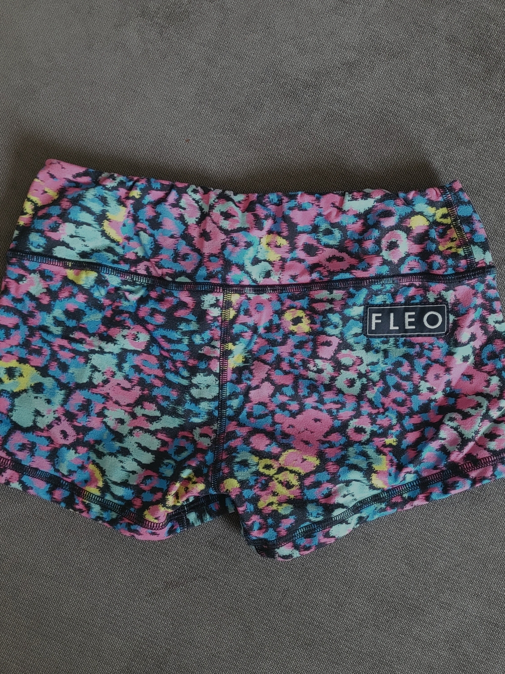 FLEO Original 2.5" Inseam Multicolor Abstract Size Small